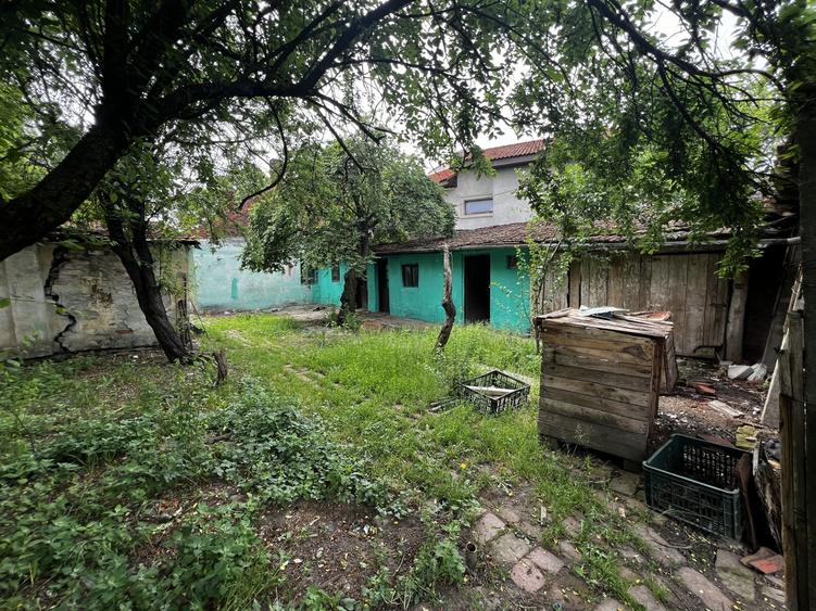 Casă individuală cu 4 camere cu Garaj în Bogdăneștilor