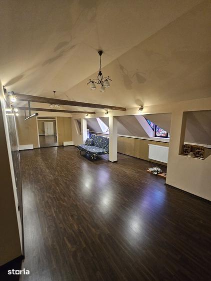 Casă cu 4 camere cu Teren 300 Mp în Central