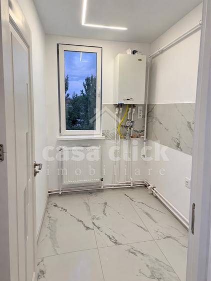 Apartament cu 3 camere decomandat în Micro 19