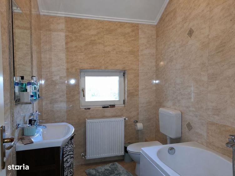 Casă cu 4 camere în Nojorid