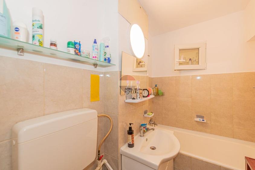 Apartament cu 3 camere semidecomandat, mobilat în Bucureștii Noi