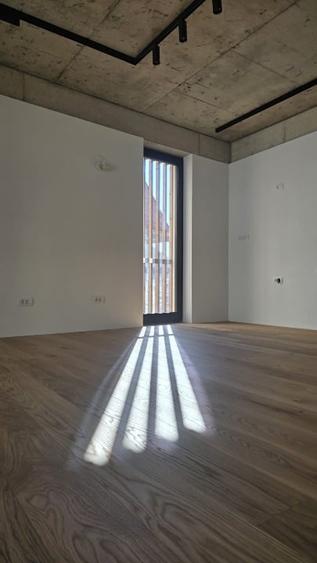 Apartament cu 3 camere decomandat în Universitate