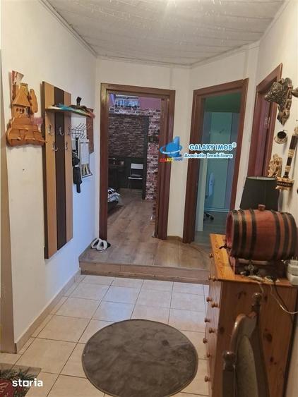 Apartament cu 3 camere decomandat în Găvana