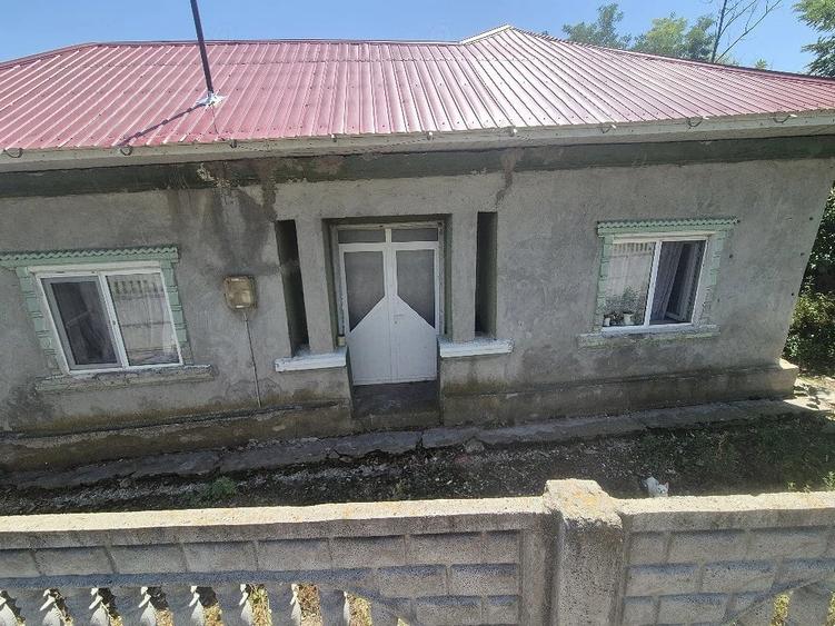 Casă cu 6 camere cu Teren 1800 Mp în Coconi