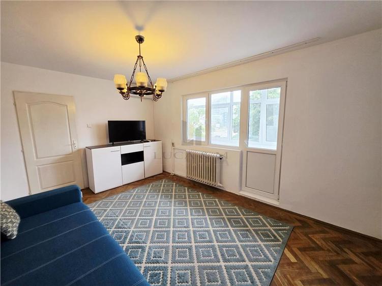 Apartament cu 3 camere semidecomandat în Circumvalațiunii