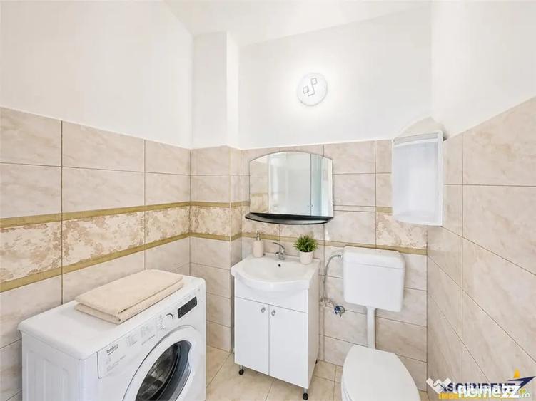 Casă cu 4 camere cu Teren 934 Mp în Central