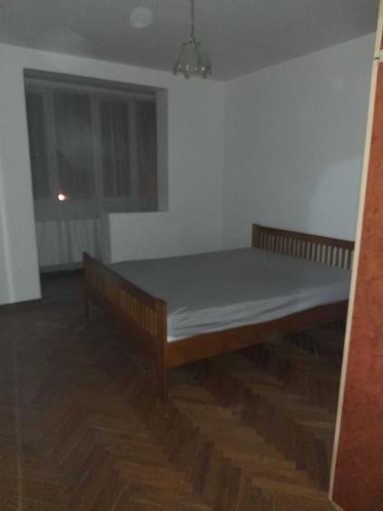 Apartament cu 3 camere decomandat în Exterior Vest