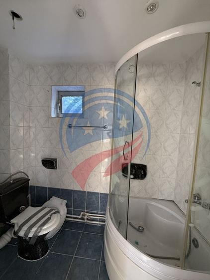Casă cu 5 camere cu Teren 372 Mp în Central