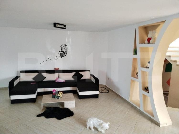 Casă individuală cu 7 camere cu Garaj în Ulmi