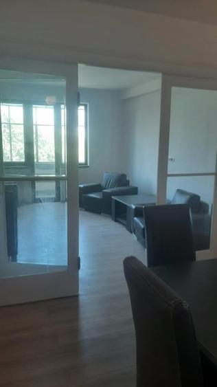Apartament cu 5 camere în P-ța Rosetti