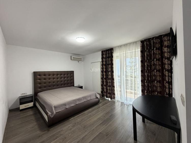 Casă cu 4 camere în Roșu