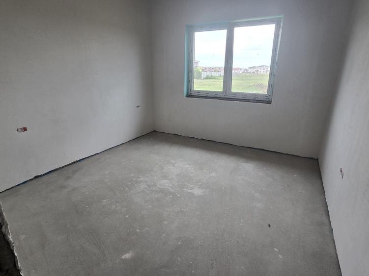 Duplex cu 3 camere cu Canalizare în Moșnița Nouă