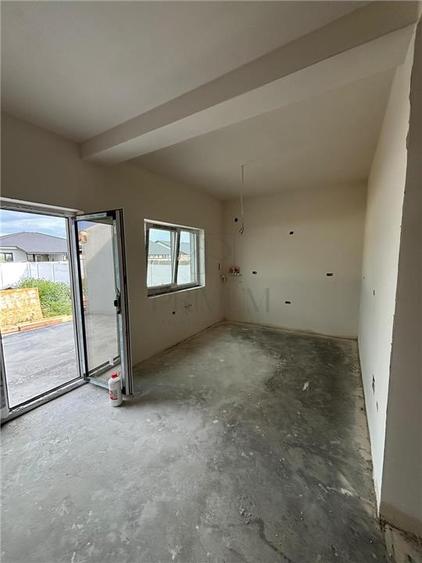 Duplex cu 3 camere cu Canalizare în Moșnița Nouă