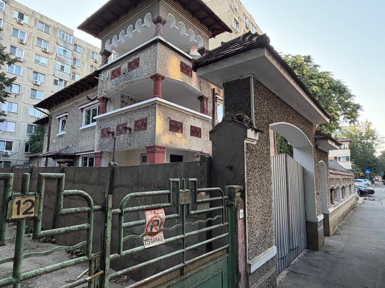 Casă cu 15 camere cu Canalizare în Rahova