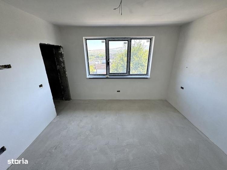 Casă cu 4 camere în Bucium