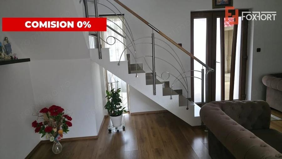 Casă cu 6 camere cu Teren 351 Mp în Central