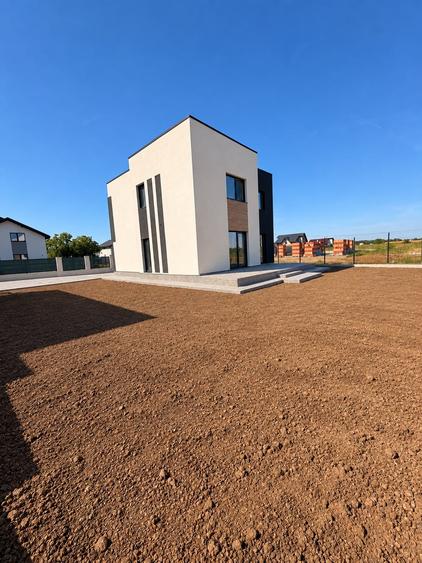 Casă individuală cu 5 camere cu Teren 470 Mp în Berceni