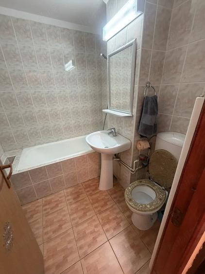 Apartament cu 3 camere decomandat în 9 Mai