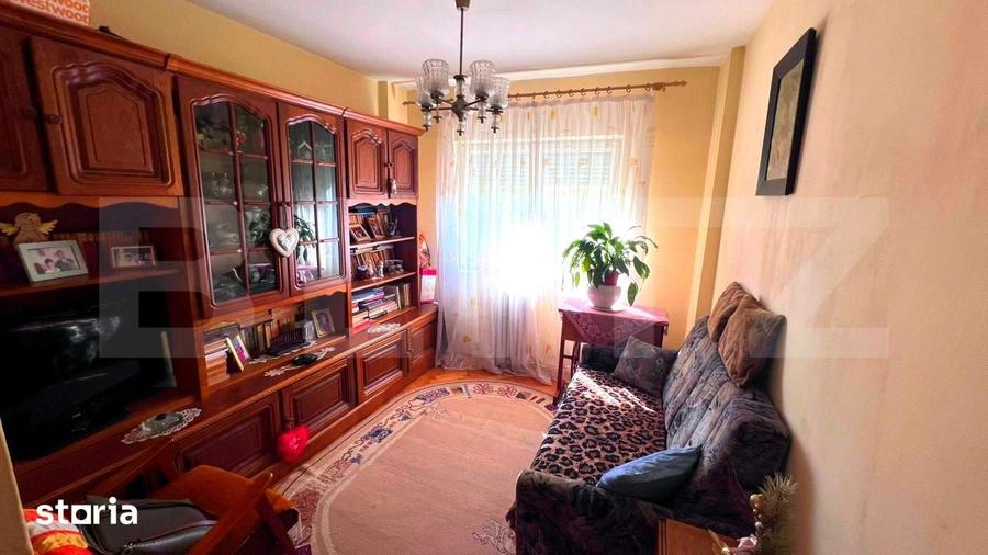 Apartament cu 4 camere decomandat în Central