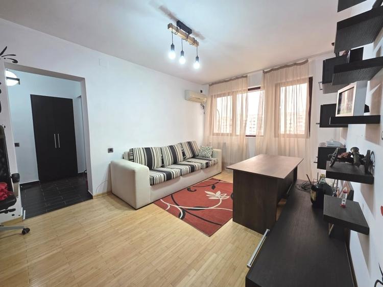 Apartament cu 2 camere semidecomandat în P-ța Gorjului