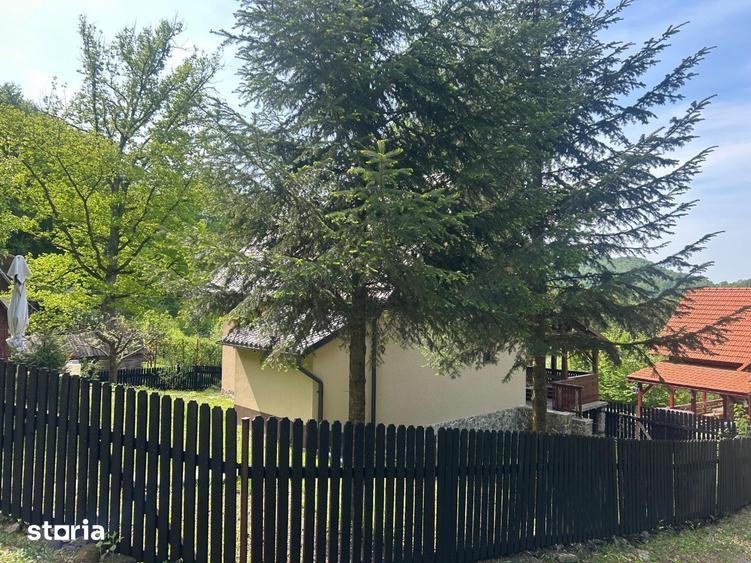 Casă cu 3 camere cu Teren 543 Mp în Răstolița