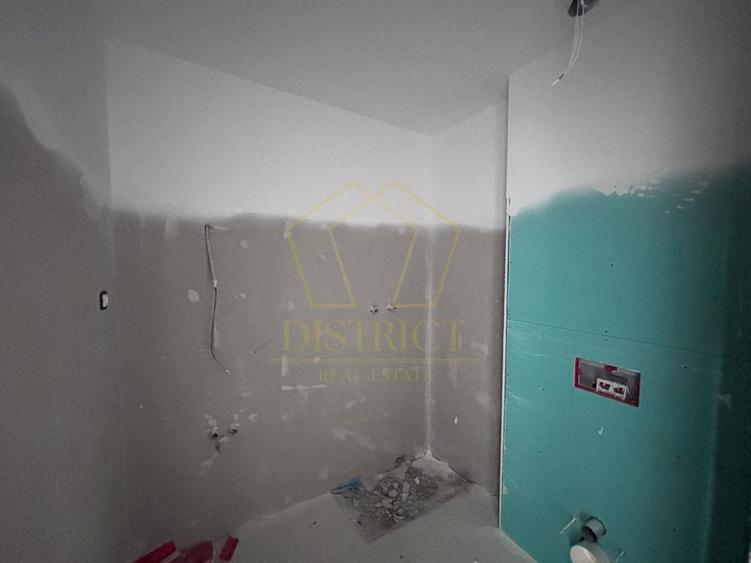 Apartament cu 3 camere decomandat în Aradului