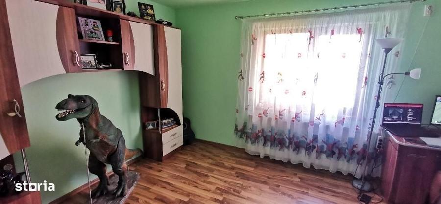 Casă cu 4 camere decomandat în Buda