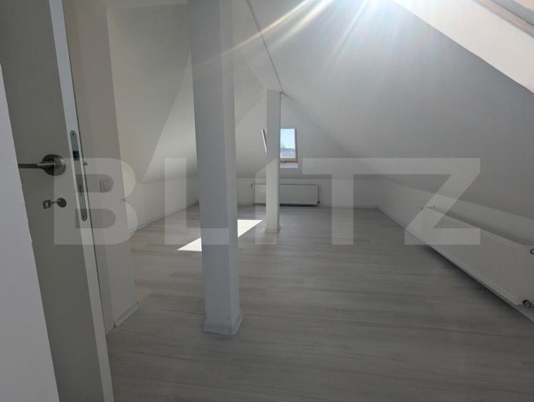 Duplex cu 4 camere cu Canalizare în Iris