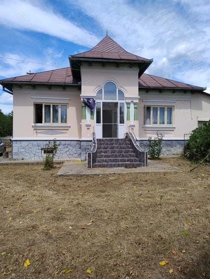Casă cu 4 camere în Măldărești