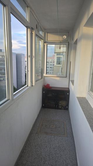 Garsonieră decomandată în Titan