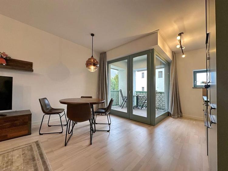 Apartament cu 3 camere decomandat, mobilat în Centrul Istoric