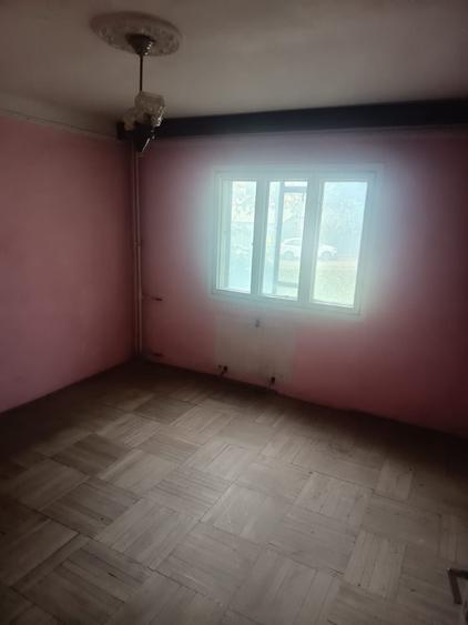 Apartament cu 3 camere decomandat în Cug