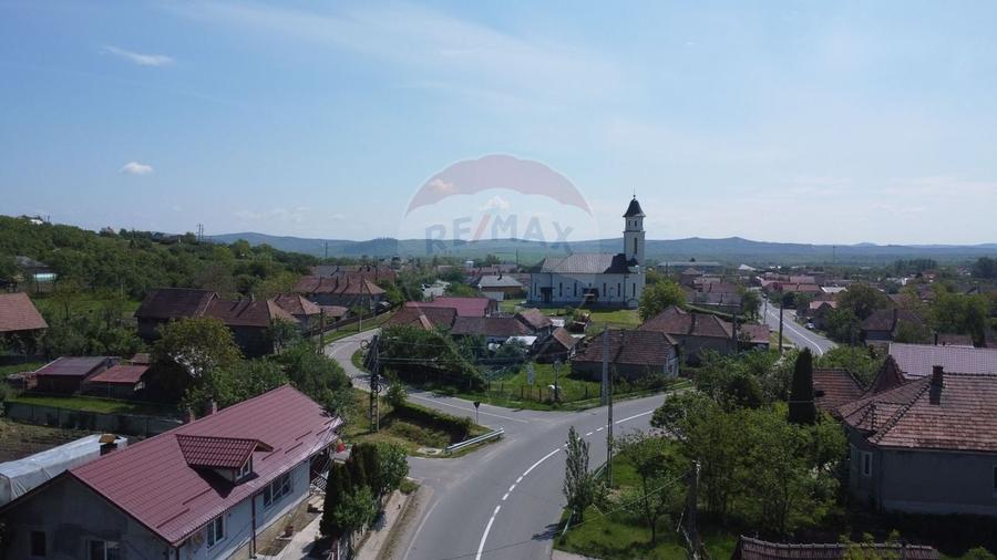 Casă individuală cu 4 camere cu Teren 1109 Mp în Răscruci