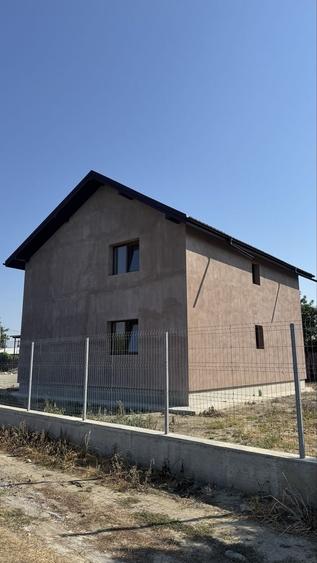 Casă cu 4 camere în Câmpineanca