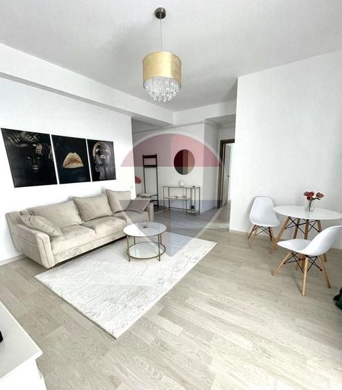 Apartament cu 2 camere decomandat, mobilat în Central