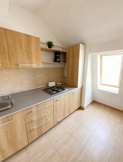 Apartament cu 3 camere decomandat în Exterior Vest
