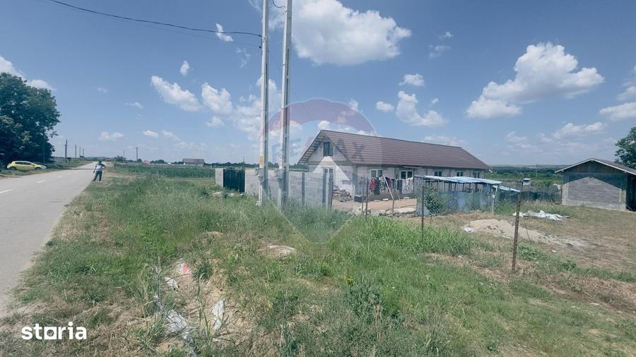 Teren de 3700 mp, în Coțofenii din Dos