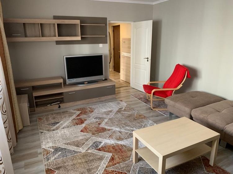 Apartament cu 2 camere decomandat, mobilat în Vitan Mall
