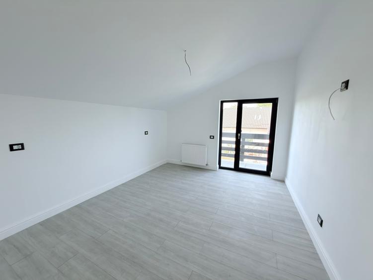 Casă individuală cu 4 camere cu Teren 400 Mp în Central