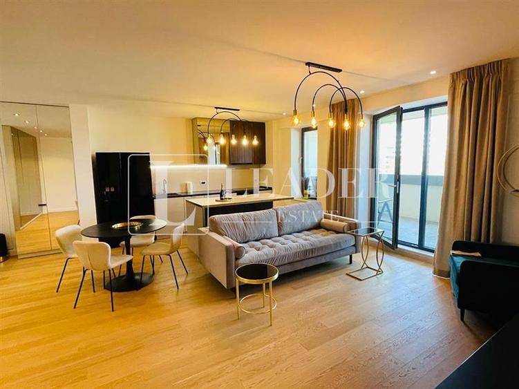 Apartament cu 3 camere decomandat, mobilat în Barbu Văcărescu