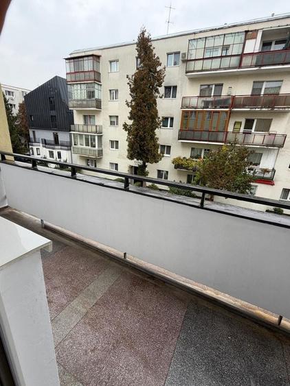 Apartament cu 3 camere în Grigorescu