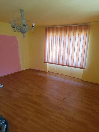 Casă cu 4 camere cu Teren 4925 Mp în Central