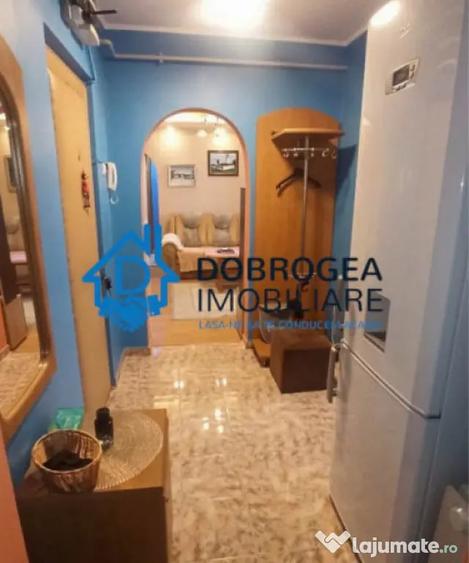 Apartament cu 2 camere semidecomandat în Păcii
