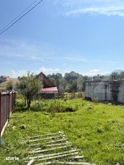 Casă cu Teren 1080 Mp în Tractorul