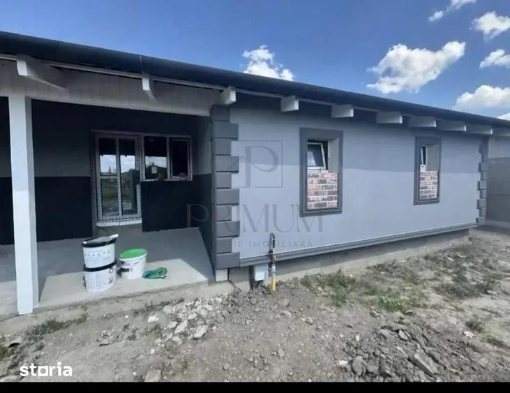 Casă cu 4 camere cu Teren 400 Mp în Sânmihaiu Român
