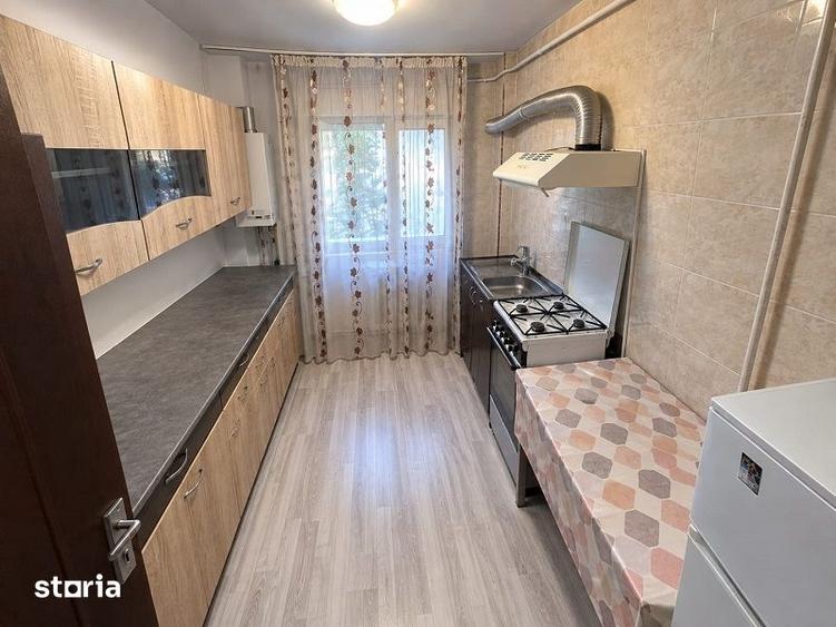 Apartament cu 2 camere semidecomandat în Podu Roș