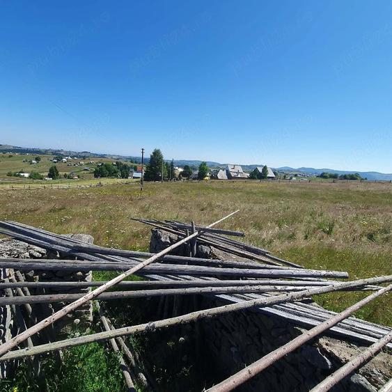 Teren de 1000 mp, în Măguri