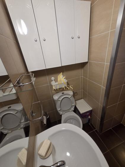 Apartament cu 3 camere, mobilat în Tei