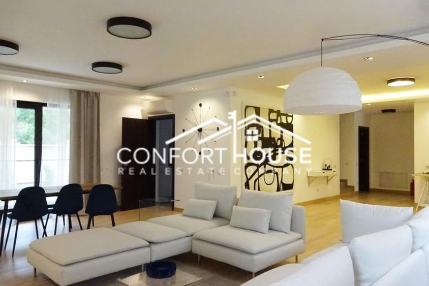 Duplex cu 6 camere cu Canalizare în Iancu Nicolae