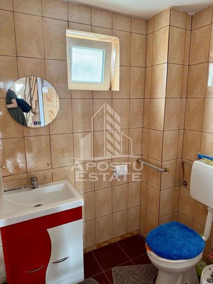 Casă individuală cu 6 camere cu Canalizare în Ghirodei
